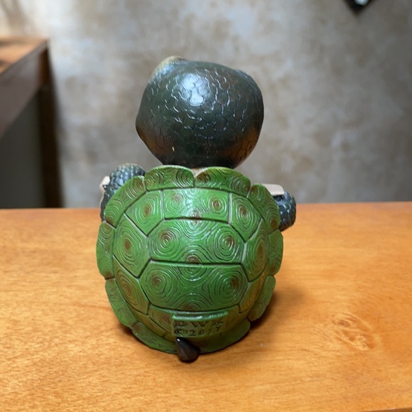 Eat My Dust Turtle Figurine - Picture 6 of 12